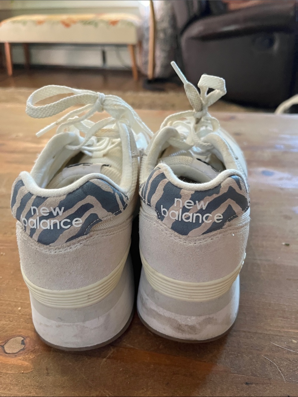 New Balance 515 Cream and Blue Zebra Accent Platform Sneakers - Picture 2 of 3
